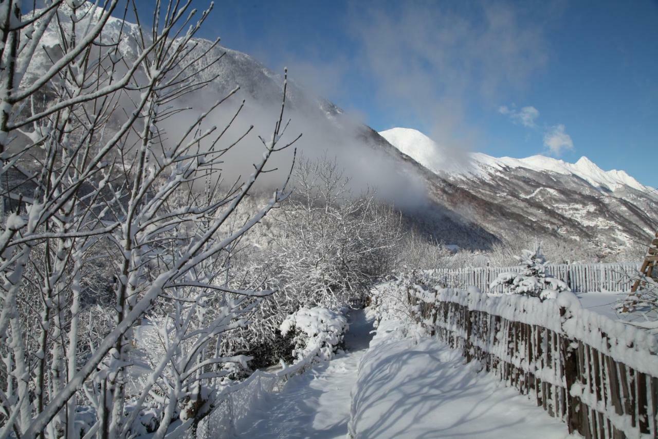 Hotel Roulottes Montagne Pyrenees à Luz-Saint-Sauveur Extérieur photo