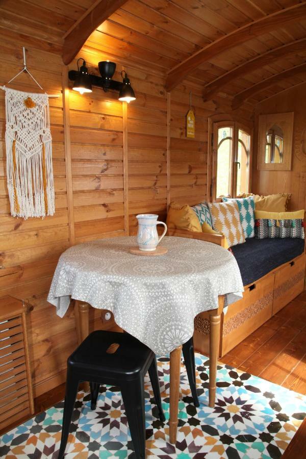 Hotel Roulottes Montagne Pyrenees à Luz-Saint-Sauveur Extérieur photo