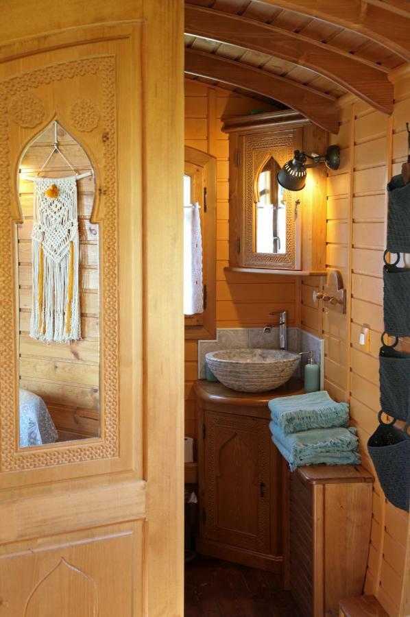 Hotel Roulottes Montagne Pyrenees à Luz-Saint-Sauveur Extérieur photo